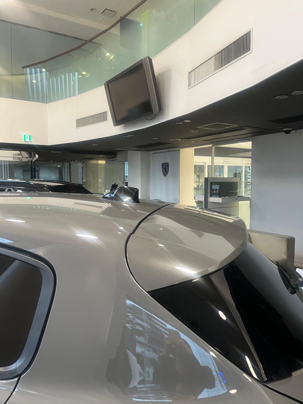 車の上についている『つの』みたいなものあれってなんのためにあるの？