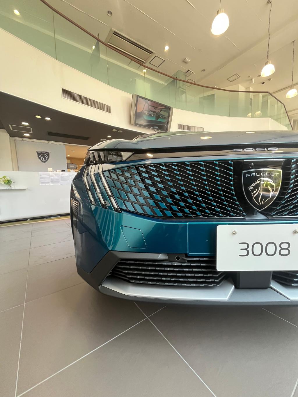 新型SUV「3008」デビューのお知らせ